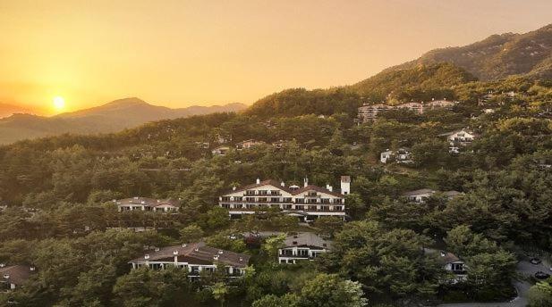 Club Es Jecheon Resort Chechon Exterior photo